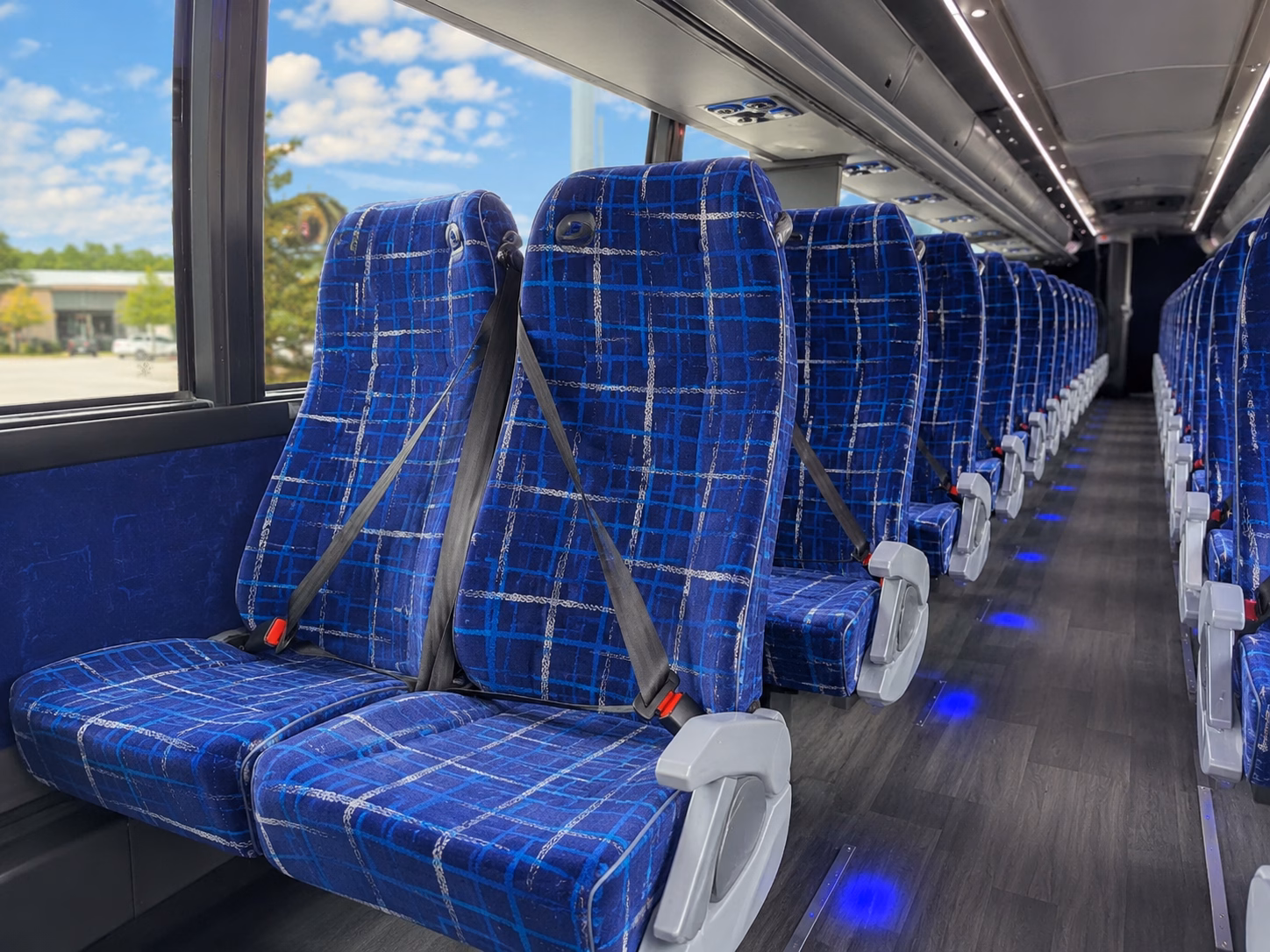 affordable lincoln wedding charter bus prices for every budget
