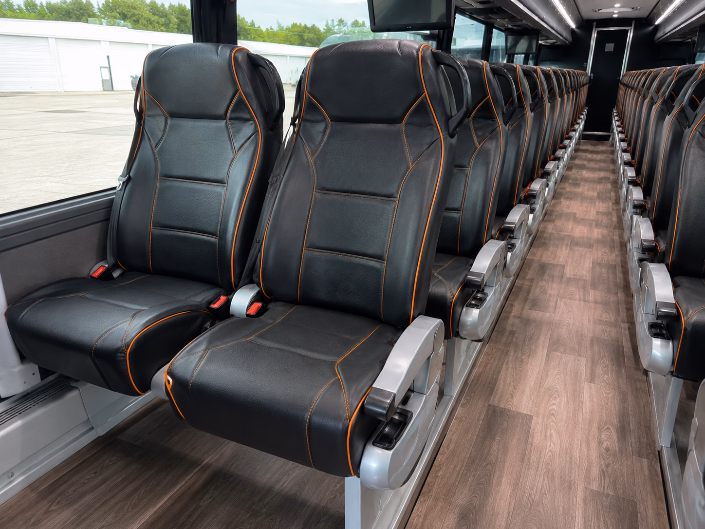 lincoln airport shuttles for military and government travel